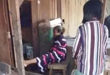 Pedagang Menangis Histeris, Uang Rp200 Juta Diduga Dicuri di Pasar Laino Raha Pedagang Menangis Histeris, Uang Rp200 Juta Diduga Dicuri di Pasar Laino Raha