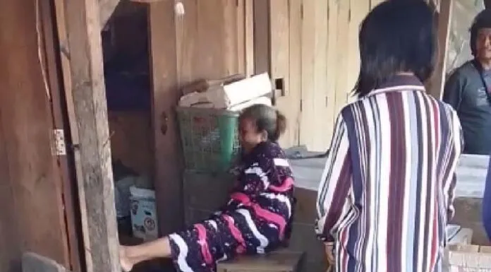 Pedagang Menangis Histeris, Uang Rp200 Juta Diduga Dicuri di Pasar Laino Raha Pedagang Menangis Histeris, Uang Rp200 Juta Diduga Dicuri di Pasar Laino Raha