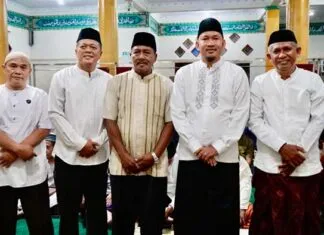 Safari Ramadan di Kampung Salo, Wawali Kendari Tekankan Kebersihan dan Perangi Narkoba Safari Ramadan di Kampung Salo, Wawali Kendari Tekankan Kebersihan dan Perangi Narkoba