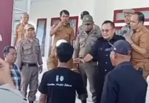 Aksi Demonstrasi di DPRD Baubau Nyaris Ricuh, Anggota Dewan Tersulut Emosi Aksi Demonstrasi di DPRD Baubau Nyaris Ricuh, Anggota Dewan Tersulut Emosi