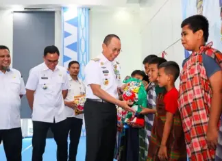 Gubernur Sultra Hadiri Sunatan Massal, 260 Anak Ikut Layanan Kesehatan Gratis Gubernur Sultra Hadiri Sunatan Massal, 260 Anak Ikut Layanan Kesehatan Gratis