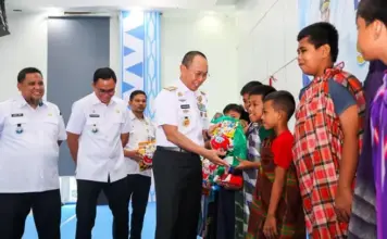 Gubernur Sultra Hadiri Sunatan Massal, 260 Anak Ikut Layanan Kesehatan Gratis Gubernur Sultra Hadiri Sunatan Massal, 260 Anak Ikut Layanan Kesehatan Gratis