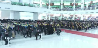 Luluskan 702 Wisudawan, Plt Rektor UHO: Jangan Fokus pada Kompetitor, Fokus pada Mimpi Luluskan 702 Wisudawan, Plt Rektor UHO: Jangan Fokus pada Kompetitor, Fokus pada Mimpi