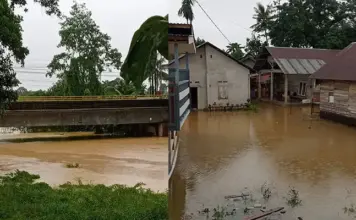 Kali Wanggu Meluap, Ratusan Warga Lepo-Lepo Kendari Terdampak Banjir Kali Wanggu Meluap, Ratusan Warga Lepo-Lepo Kendari Terdampak Banjir