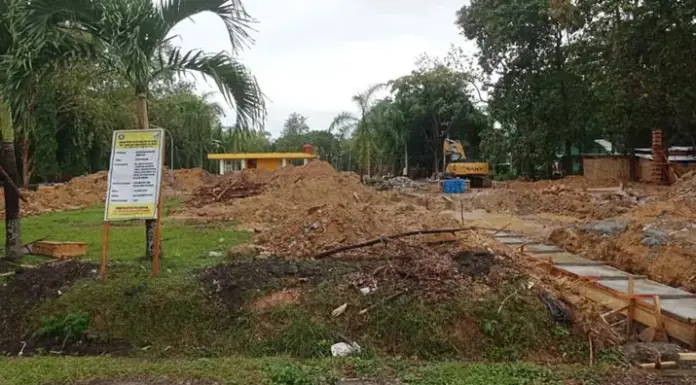 Gerbang Utama UHO Dibangun Ulang, Hadirkan Wajah Kampus yang Lebih Rapi Gerbang Utama UHO Dibangun Ulang, Hadirkan Wajah Kampus yang Lebih Rapi