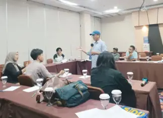 Warga Lingkar Tambang di Sultra Ikuti Pelatihan Jurnalisme Warga Bersama AJI dan WALHI Warga Lingkar Tambang di Sultra Ikuti Pelatihan Jurnalisme Warga Bersama AJI dan WALHI