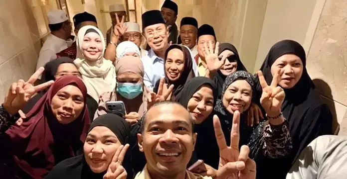 Gubernur Sultra Kunjungi Jamaah Haji di Madinah, Pastikan Kondisi dan Pelayanan Berjalan Baik Gubernur Sultra Kunjungi Jamaah Haji di Madinah, Pastikan Kondisi dan Pelayanan Berjalan Baik