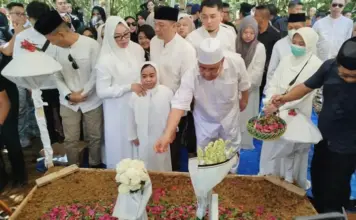 Tokoh Perempuan Sultra Sri Yastin Asrun Tutup Usia, Dimakamkan di Konawe Tokoh Perempuan Sultra Sri Yastin Asrun Tutup Usia, Dimakamkan di Konawe