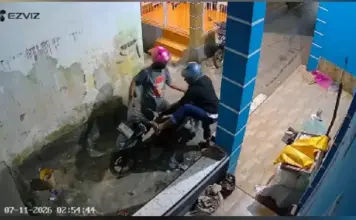 Aksi Curanmor Terekam CCTV di Kendari, Yamaha Mio M3 Milik Seorang Wanita Raib Aksi Curanmor Terekam CCTV di Kendari, Yamaha Mio M3 Milik Seorang Wanita Raib