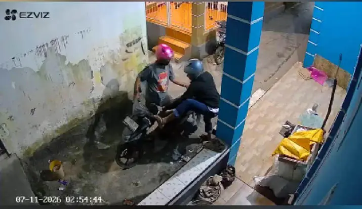 curanmorr Aksi Curanmor Terekam CCTV di Kendari, Yamaha Mio M3 Milik Seorang Wanita Raib
