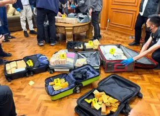 Polisi Temukan Brankas Berisi Emas 74 Kg dan Uang Senilai Rp476 Miliar di Rumah Mewah Sentul Polisi Temukan Brankas Berisi Emas 74 Kg dan Uang Senilai Rp476 Miliar di Rumah Mewah Sentul