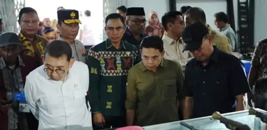 Fadli Zon: Sultra Kini Diakui Miliki Lukisan Purba Tertua di Dunia Fadli Zon: Sultra Kini Diakui Miliki Lukisan Purba Tertua di Dunia