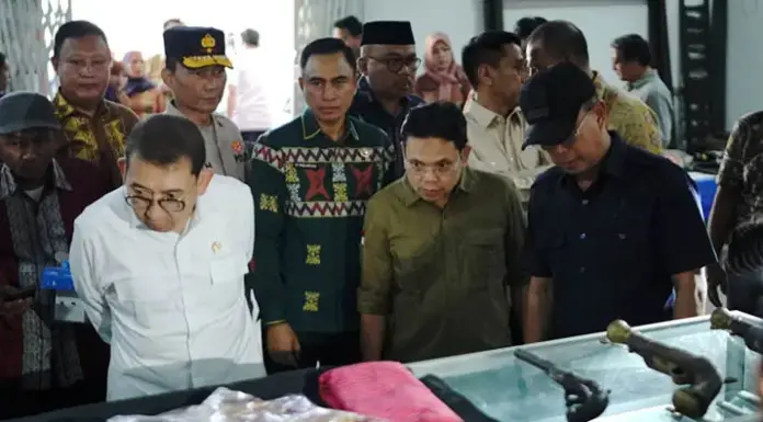 Fadli Zon: Sultra Kini Diakui Miliki Lukisan Purba Tertua di Dunia Fadli Zon: Sultra Kini Diakui Miliki Lukisan Purba Tertua di Dunia