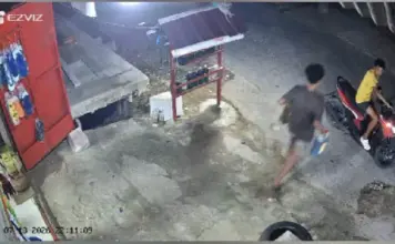 Terekam CCTV, Dua Jeriken Pertalite Milik Pedagang Eceran di Kendari Digondol Maling Terekam CCTV, Dua Jeriken Pertalite Milik Pedagang Eceran di Kendari Digondol Maling