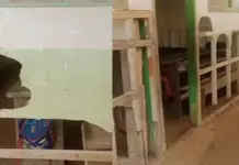 Potret Memprihatinkan SDN 13 Lasusua Kolut Viral, Siswa Belajar di Kelas Beralas Tanah Potret Memprihatinkan SDN 13 Lasusua Kolut Viral, Siswa Belajar di Kelas Beralas Tanah