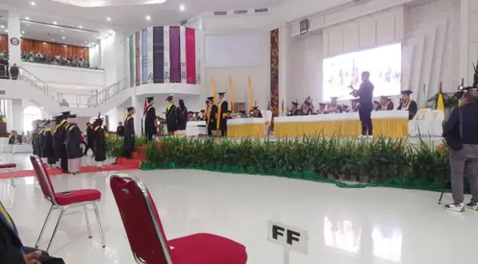 Prof. Khairul Munadi: Dunia Kerja Berubah Cepat, Lulusan Harus Adaptif dan Berkarakter Prof. Khairul Munadi: Dunia Kerja Berubah Cepat, Lulusan Harus Adaptif dan Berkarakter