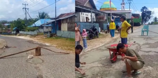 Aksi Gotong Royong Warga Desa Kondongia Muna Tuai Apresiasi Warganet Aksi Gotong Royong Warga Desa Kondongia Muna Tuai Apresiasi Warganet