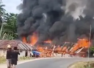 Rumah Karyawan Tambang di Konawe Selatan Ludes Terbakar, Kerugian Ditaksir Capai Rp70 Juta Rumah Karyawan Tambang di Konawe Selatan Ludes Terbakar, Kerugian Ditaksir Capai Rp70 Juta