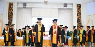 Wisuda UHO Jadi Momentum Lahirnya 732 Alumni Baru Siap Hadapi Dunia Kerja Wisuda UHO Jadi Momentum Lahirnya 732 Alumni Baru Siap Hadapi Dunia Kerja