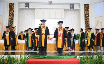 Wisuda UHO Jadi Momentum Lahirnya 732 Alumni Baru Siap Hadapi Dunia Kerja Wisuda UHO Jadi Momentum Lahirnya 732 Alumni Baru Siap Hadapi Dunia Kerja