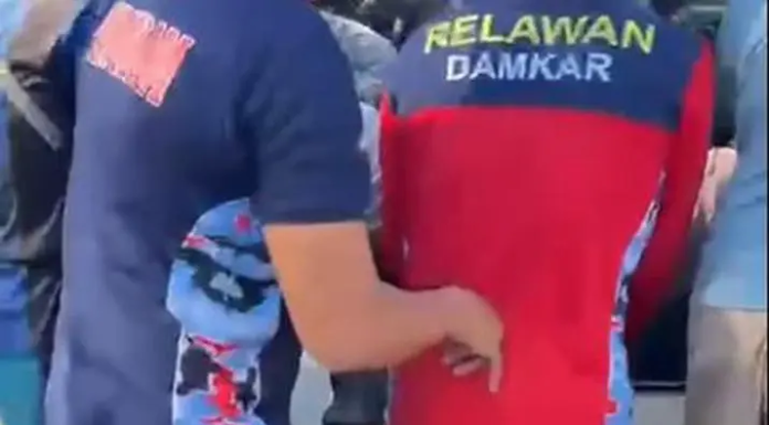 Pengemudi Mobil Kabur usai Serempet Remaja di Perkantoran Pemkab Konsel Pengemudi Mobil Kabur usai Serempet Remaja di Perkantoran Pemkab Konsel