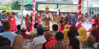 Warga Kadia dan Wua-Wua Keluhkan Banjir hingga Harga LPG 3 Kg kepada Wali Kota Kendari Warga Kadia dan Wua-Wua Keluhkan Banjir hingga Harga LPG 3 Kg kepada Wali Kota Kendari
