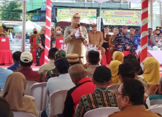 Warga Kadia dan Wua-Wua Keluhkan Banjir hingga Harga LPG 3 Kg kepada Wali Kota Kendari Warga Kadia dan Wua-Wua Keluhkan Banjir hingga Harga LPG 3 Kg kepada Wali Kota Kendari