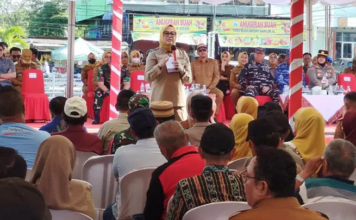 Warga Kadia dan Wua-Wua Keluhkan Banjir hingga Harga LPG 3 Kg kepada Wali Kota Kendari Warga Kadia dan Wua-Wua Keluhkan Banjir hingga Harga LPG 3 Kg kepada Wali Kota Kendari