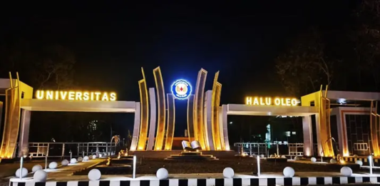 Gerbang Utama UHO Kendari Berubah, Lampu Malam Bikin Tampilan Makin Modern Gerbang Utama UHO Kendari Berubah, Lampu Malam Bikin Tampilan Makin Modern