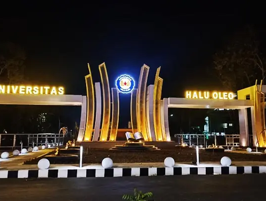 Gerbang Utama UHO Kendari Berubah, Lampu Malam Bikin Tampilan Makin Modern Gerbang Utama UHO Kendari Berubah, Lampu Malam Bikin Tampilan Makin Modern