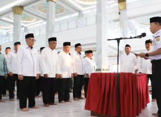 Gubernur Sultra Kukuhkan Pengurus Masjid Al-Alam 2026-2031 Gubernur Sultra Kukuhkan Pengurus Masjid Al-Alam 2026-2031