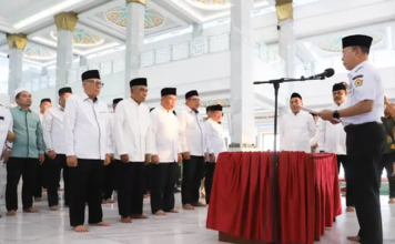 Gubernur Sultra Kukuhkan Pengurus Masjid Al-Alam 2026-2031 Gubernur Sultra Kukuhkan Pengurus Masjid Al-Alam 2026-2031