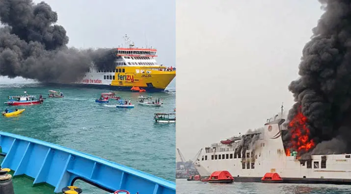 KMP Batumandi Terbakar Saat Hendak Bersandar di Pelabuhan Merak KMP Batumandi Terbakar Saat Hendak Bersandar di Pelabuhan Merak