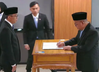 Mendiktisaintek Lantik Prof Takdir Saili sebagai Rektor UHO Periode 2026–2030 Mendiktisaintek Lantik Prof Takdir Saili sebagai Rektor UHO Periode 2026–2030