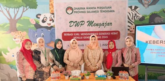 DWP Sultra Luncurkan Program Mengajar, Edukasi Siswa soal Bullying hingga Bahaya Narkoba DWP Sultra Luncurkan Program Mengajar, Edukasi Siswa soal Bullying hingga Bahaya Narkoba