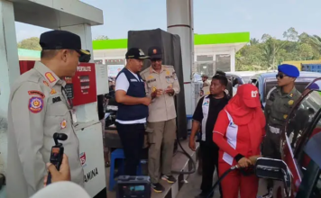Sidak SPBU Puuwatu, Wawali Kendari Temukan Pengguna Barcode Kendaraan Lain Sidak SPBU Puuwatu, Wawali Kendari Temukan Pengguna Barcode Kendaraan Lain