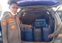 Satpol PP Kendari Temukan Jerigen BBM dalam Mobil di SPBU Depan Rabam Satpol PP Kendari Temukan Jerigen BBM dalam Mobil di SPBU Depan Rabam