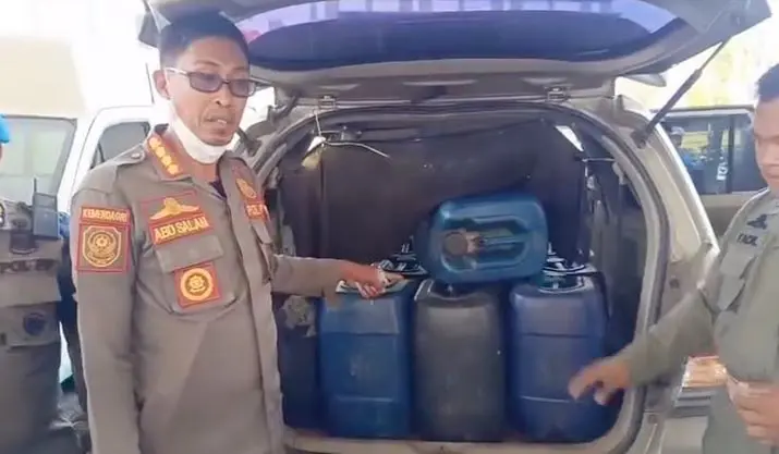 spburabam Satpol PP Kendari Temukan Jerigen BBM dalam Mobil di SPBU Depan Rabam